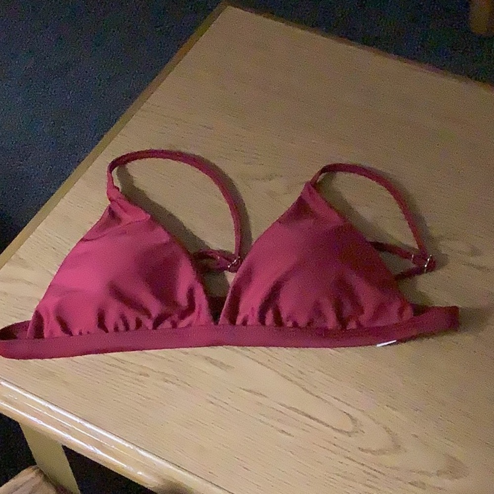 Bikini top wine color triangle shaped size Med sophisticated & sexy 💄🥀